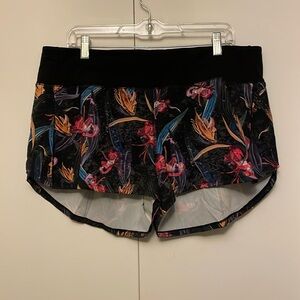 Lululemon shorts 14